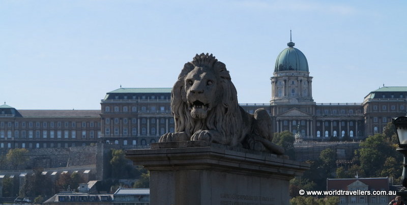 The lion who guards the bridge